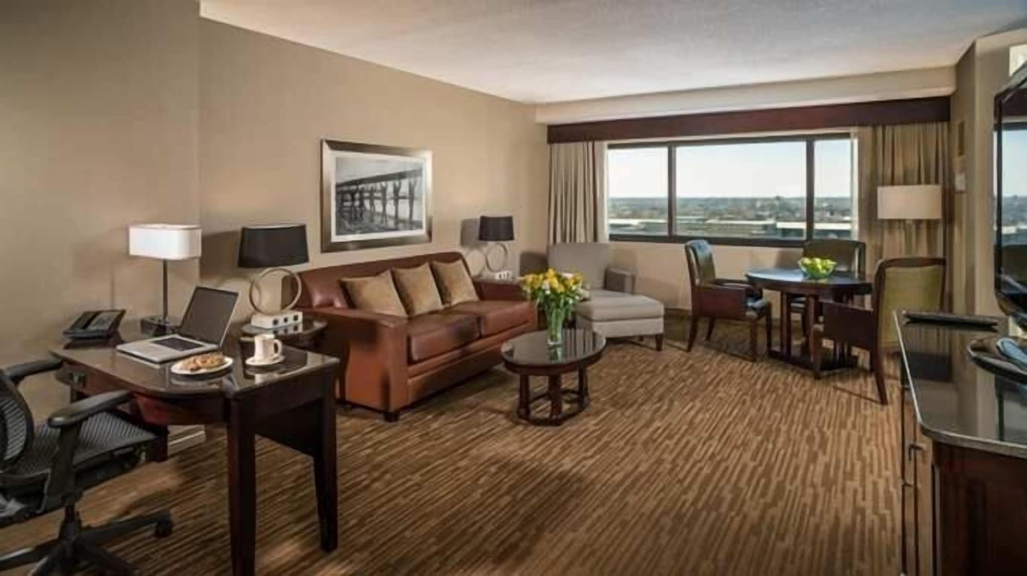 Doubletree Suites By Hilton Hotel Columbus Downtown Extérieur photo