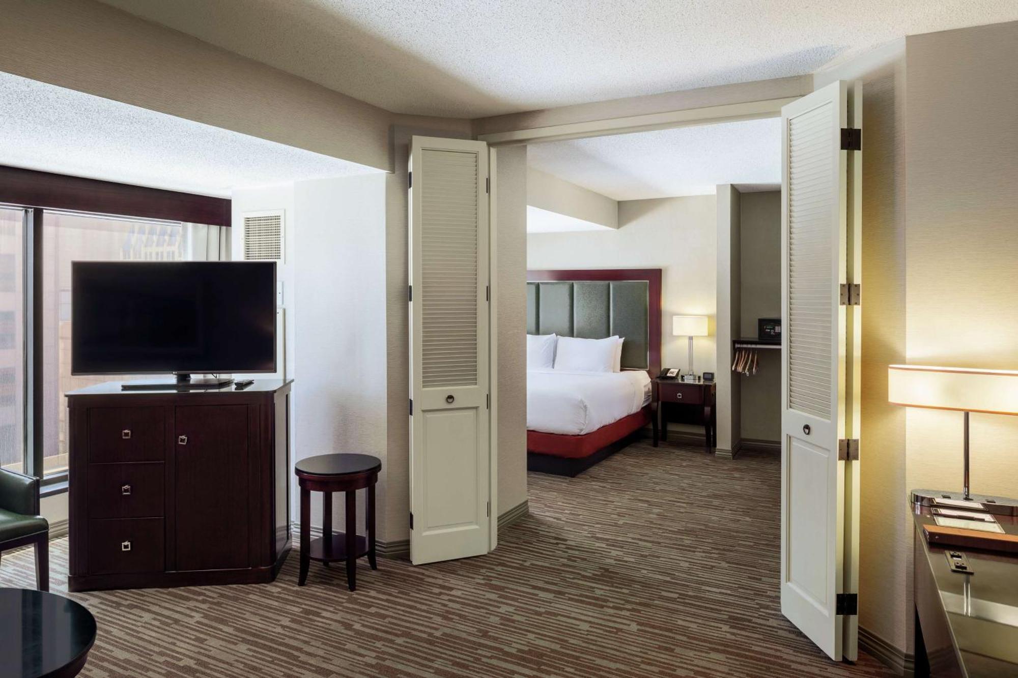 Doubletree Suites By Hilton Hotel Columbus Downtown Extérieur photo