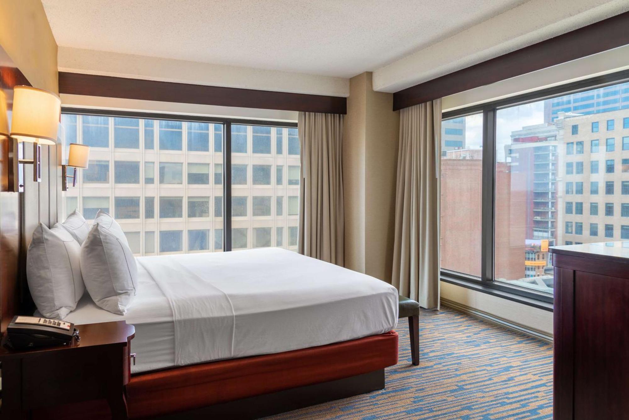 Doubletree Suites By Hilton Hotel Columbus Downtown Extérieur photo