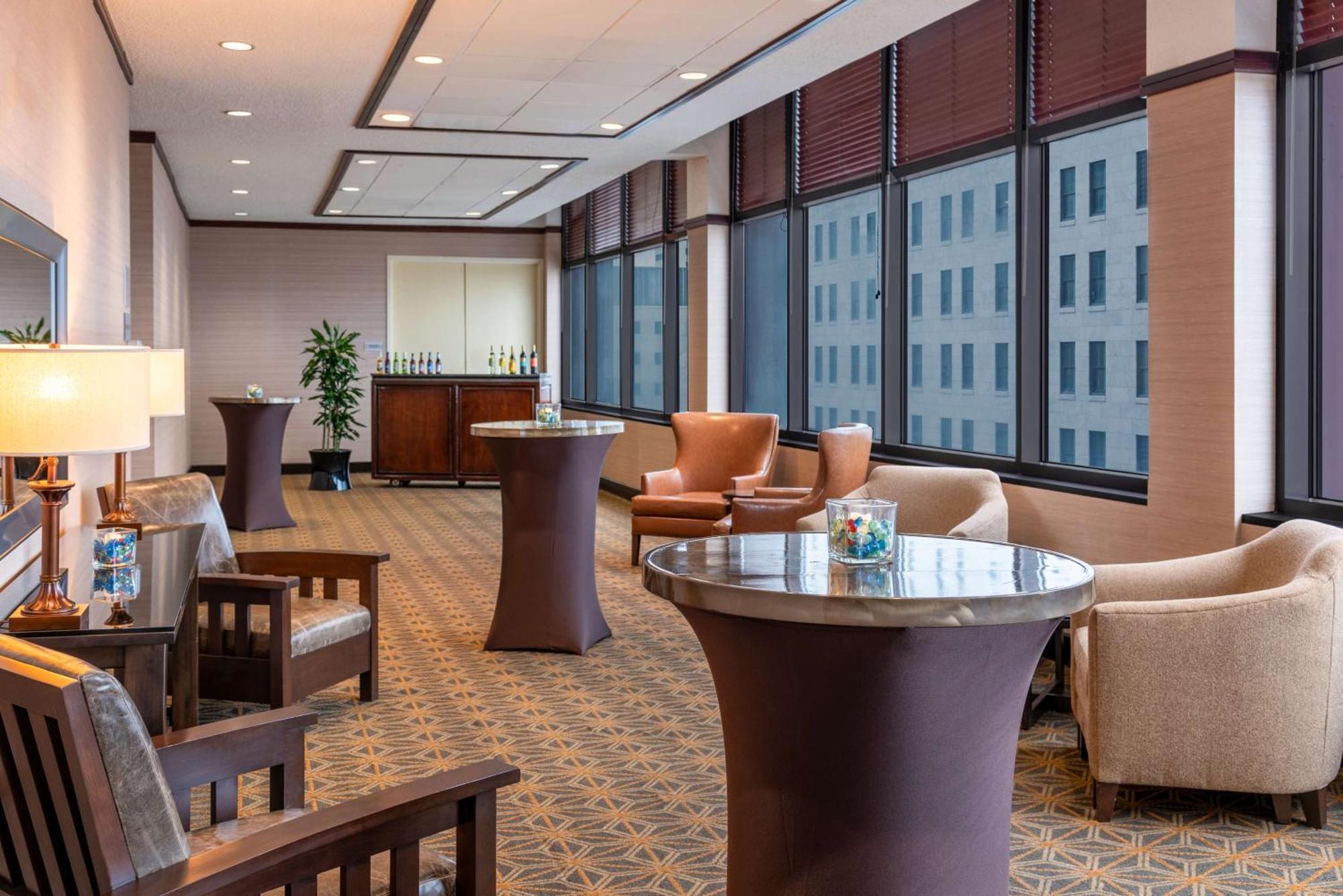 Doubletree Suites By Hilton Hotel Columbus Downtown Extérieur photo